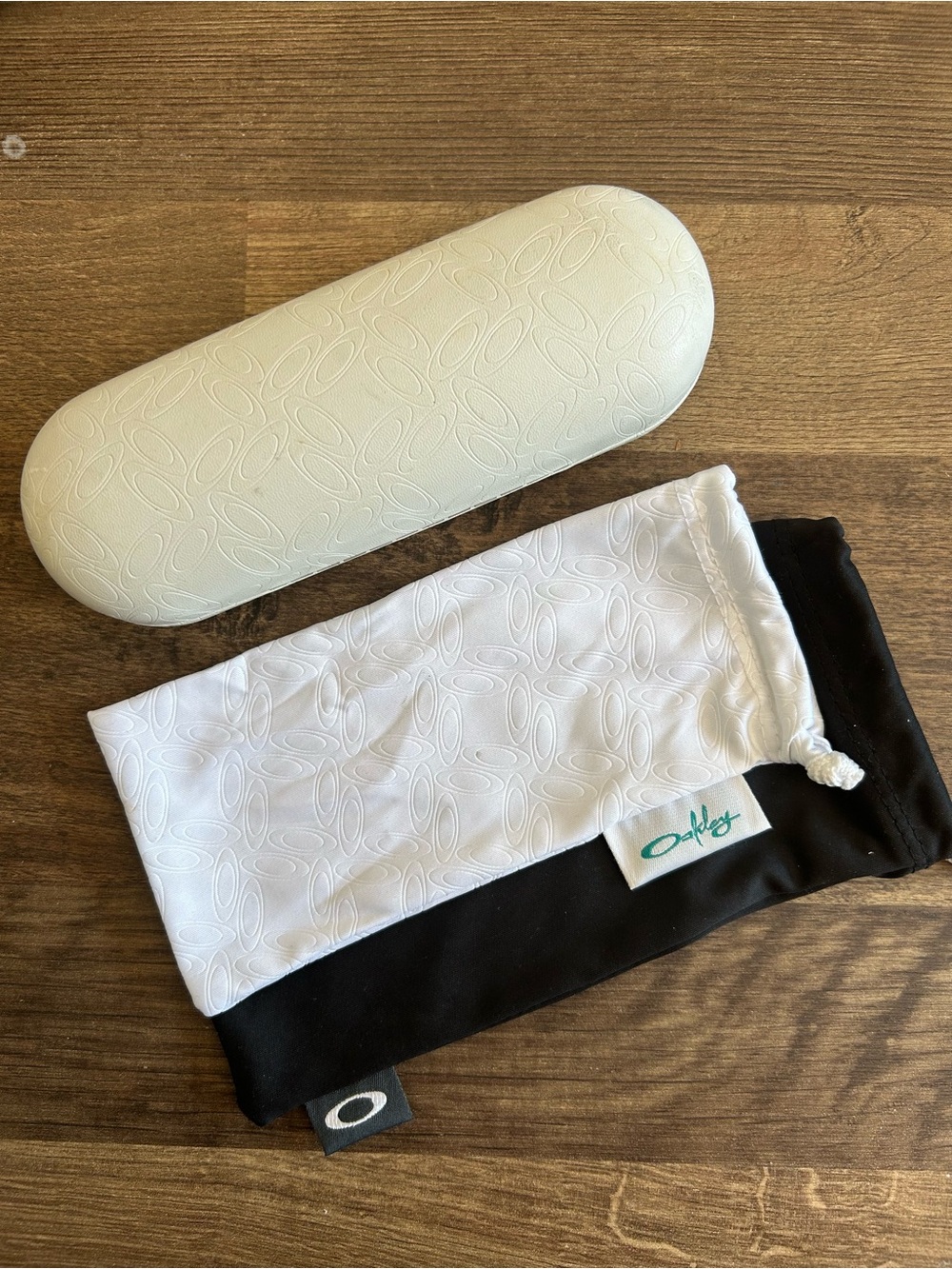 Authentic Oakley White Embossed Sunglasses Case and Microfibre Pouch Bundle